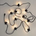 Guirlande lumineuse extérieure câble noir, douilles à clip et ampoules globe à lumière chaude