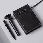 Boîtier de commande pour guirlande LED avec piquet de fixation noir