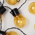 Guirlande d'ampoules LED globes en verre ambré avec câblage noir