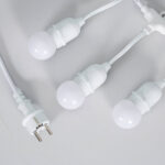 Guirlande lumineuse blanche avec ampoules rondes et prise secteur