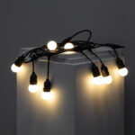 Guirlande guinguette noire avec ampoules LED G45 blanc chaud et câbles noirs