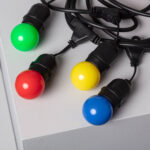 Guirlande lumineuse avec ampoules LED G45 multicolores et douilles noires