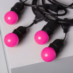 Guirlande guinguette câble noir avec ampoules LED G45 rondes couleur rose