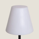 Lampadaire sur pied abat-jour conique blanc sur mât noir