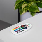 Télécommande blanche ovale à boutons colorés pour éclairage LED RGB