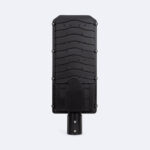 Lampadaire LED noir rectangulaire à fixation sur mât, boîtier rainuré pour éclairage extérieur