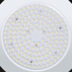 Lampadaire LED tête circulaire blanche avec anneaux de petites LED disposées concentriquement