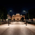 Lampadaire LED 200W Harlem Chip OSRAM 135 lm/W Noir Blanc neutre 4000K