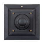 Cache luminaire carré noir à bossage central et fixations dorées