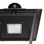 Lampadaire extérieur LED plat noir avec module LED carré et support de fixation sur mât