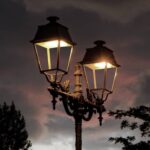 Lampadaire extérieur double lanterne en métal noir, éclairage blanc chaud