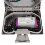 Driver LED Philips Xitanium dans boîtier métallique ouvert avec joint étanche et câblage visible