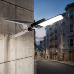 Lampadaire solaire LED mural blanc et noir avec panneau solaire, éclairage extérieur