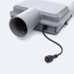 Lampadaire LED solaire boîtier gris mat, sortie cylindrique et câble de connexion