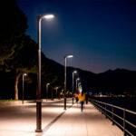 Lampadaire LED Solaire 6400 lm 160 lm/W Sinaí avec MPPT et Détecteur de Mouvement Blanc neutre 4000K