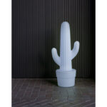 Lampe décorative en forme de cactus blanche avec pot intégré, structure plastique, posée au sol