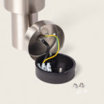 Lampe murale extérieure inox brossé cylindrique, boîtier de raccordement ouvert avec câbles et bornier