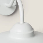 Applique murale extérieure blanche en aluminium à abat-jour rond et bras courbé