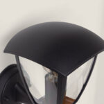 Applique murale extérieure noire en aluminium, toit incurvé et panneaux vitrés