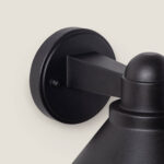 Applique murale extérieure noire en aluminium avec bras carré et abat-jour conique