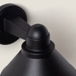 Applique murale extérieure en aluminium noir mat, abat-jour conique, fixée au mur
