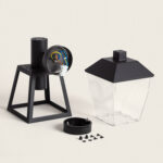 Lampe murale extérieure noire en métal, lanterne en verre transparent démontée avec support de fixation et câblage apparent