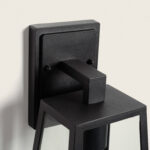 Applique murale extérieure noire en aluminium et verre, support rectangulaire et lanterne à panneaux vitrés