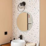 Applique murale métal noir avec globe en verre transparent et anneau circulaire