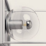 Applique murale en verre transparent et métal argenté, globe rond avec ampoule à filament visible