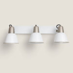 Applique murale 3 spots en métal blanc mat avec supports métalliques