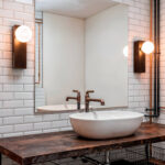 Applique murale en métal noir avec globe en verre opalin, fixation murale pour salle de bain