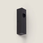 Applique murale rectangulaire noire en métal mat avec ouverture circulaire directionnelle