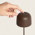 Lampe à poser brun rouille en aluminium à dôme mat sur tige, bouton tactile