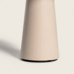 Lampe à poser conique beige mate, base ronde plate, portable