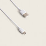 Câble USB-A vers USB-C blanc gainé plastique pour recharge