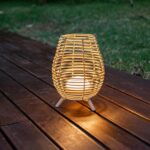 Lampe à poser en rotin tressé beige ovale sur pieds, éclairage chaud pour extérieur