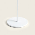 Lampe à poser blanche avec base ronde plate et tige fine verticale