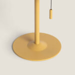 Lampe à poser jaune mat base ronde tige cylindrique et cordon pendulaire