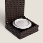 Lampe à poser LED ronde avec diffuseur blanc dans support tressé marron