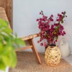 Lampe à poser en rotin tressé naturel, forme ronde beige, design ajouré