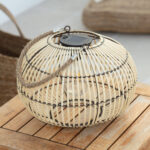 Lampe à poser ronde en rotin naturel avec panneau solaire et poignée en corde