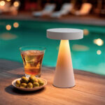 Lampe à poser LED blanche conique, lumière chaude, usage extérieur près piscine