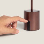 Lampe à poser métal bronze, base cylindrique avec bouton tactile noir