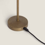 Lampe à poser base ronde en laiton brossé avec câble de charge USB-C connecté