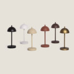 Lampe à poser métal, abat-jour dôme, socle rond, finitions noir blanc beige terre cuite brun et laiton