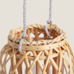Lanterne en rotin tressé naturel avec anse en corde blanche