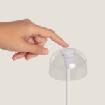 Lampe à poser LED, dôme transparent et tige blanche, source LED conique