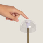 Lampe à poser LED dôme transparent tige métal laiton commande tactile