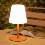Lampe à poser pêche avec pied aluminium et abat-jour blanc, lampe rechargeable pour extérieur