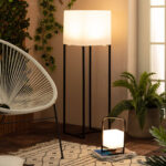 Lampe à poser LED portable blanche à diffuseur cubique avec anse métallique noire